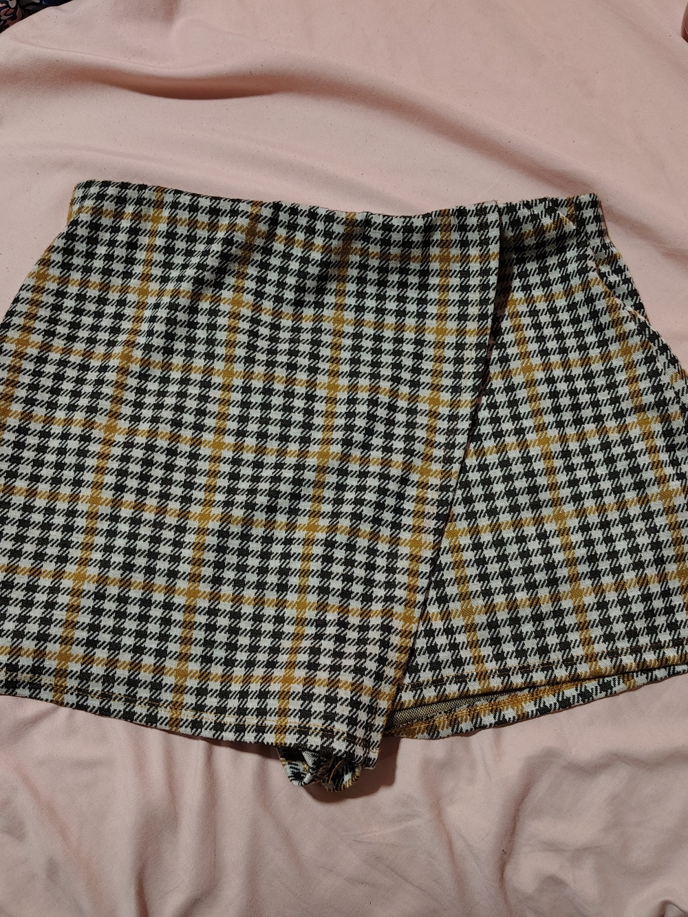 Plaid Houndstooth High-Waist Women’s Shorts - Black & Yellow